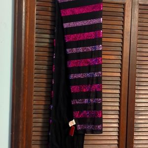 Sequinned scarf, black with shades of pink,pueple